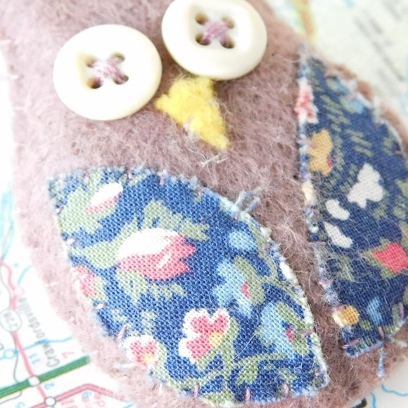 fun handmade OWL felt brooch - Picture 2 of 5